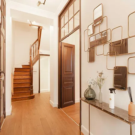 Spacious House - Ac- 5br-12p- Lejlighed *